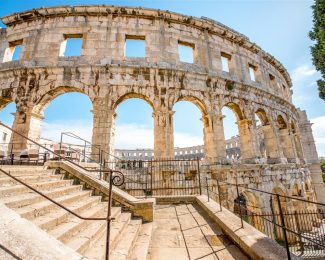 xl_Kroatien_Pula_Amphitheater_iS-585503228_ie